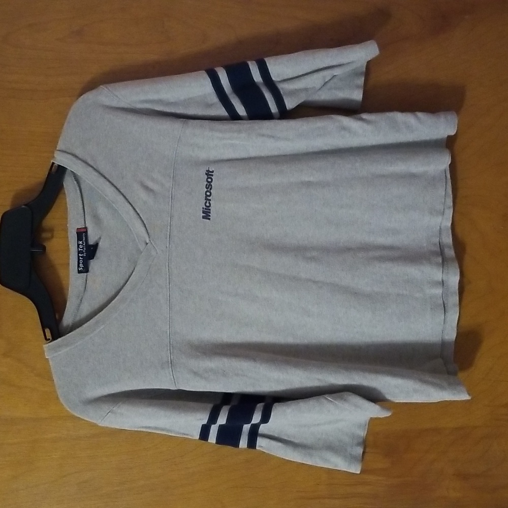 Microsoft Tshirt Size Large: B